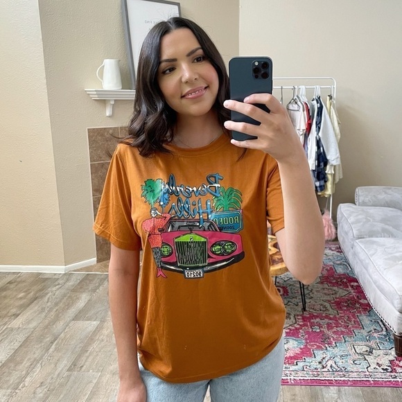 Retro Beverly Hills Crew Neck Graphic Tee - Picture 5 of 6